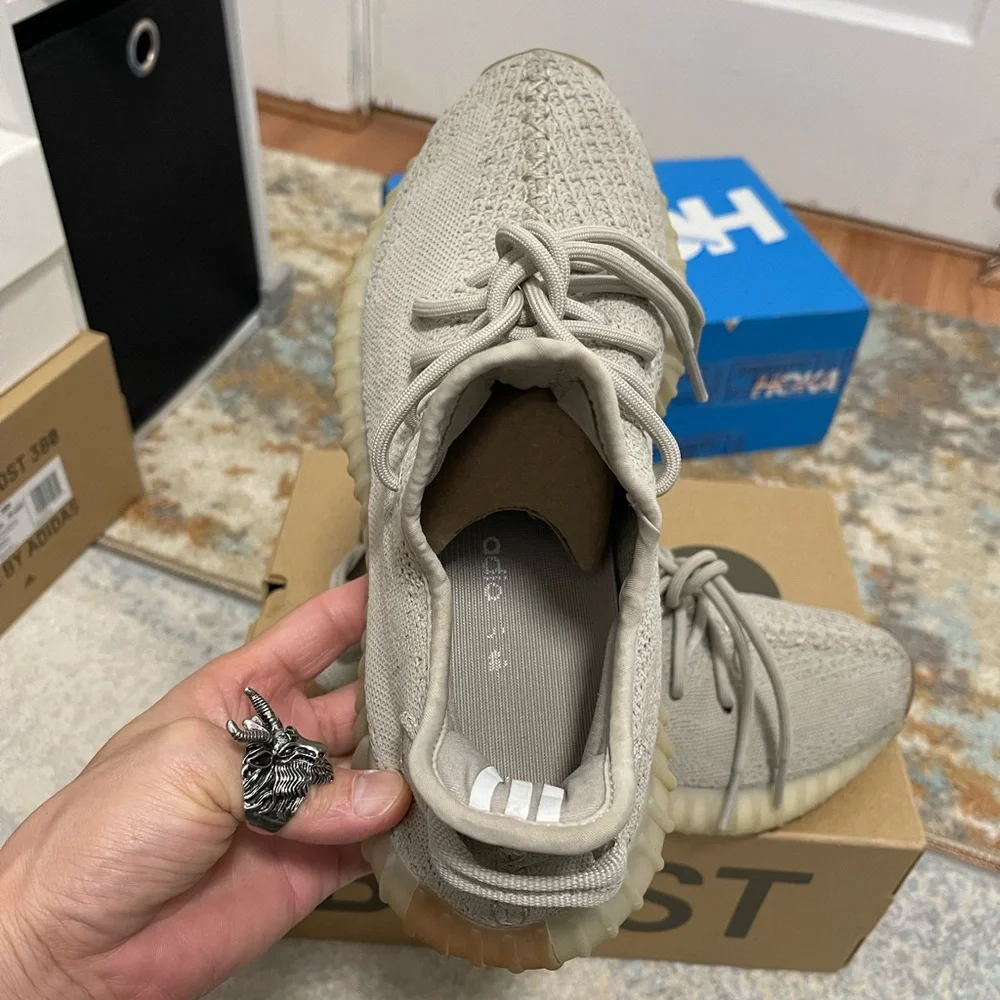 EUC Men’s Size 8.5 (Euro Sz 42) Yeezy Boost 350 V2 Sneakers In Sesame Color - Picture 14 of 17